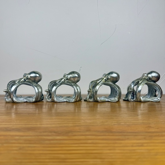 Set of 4 Silver Octopus Napkin Rings | Coastal Resin Sculpted Design | Nautical - Picture 4 of 15